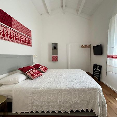 Hotel Palazzo Ma.Ri.Lu. Càbras Esterno foto