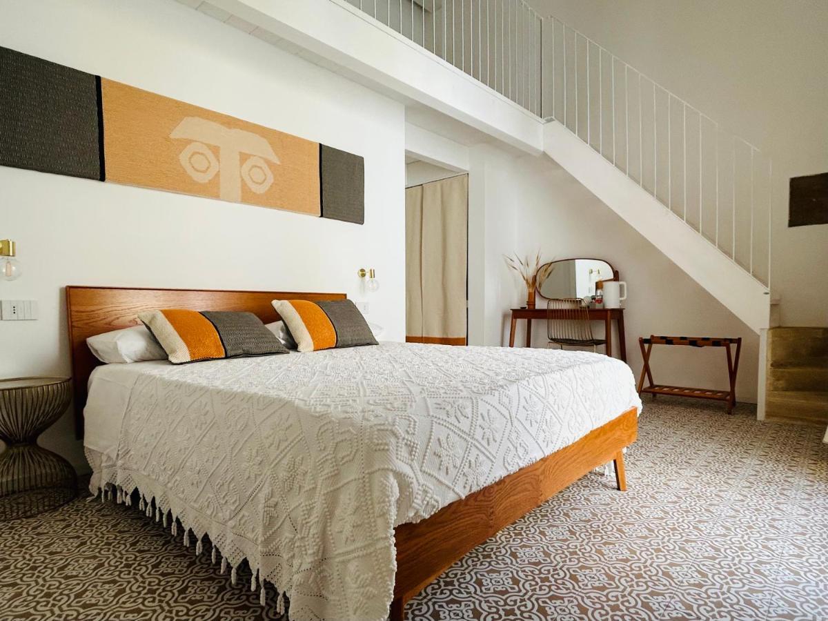 Hotel Palazzo Ma.Ri.Lu. Càbras Esterno foto