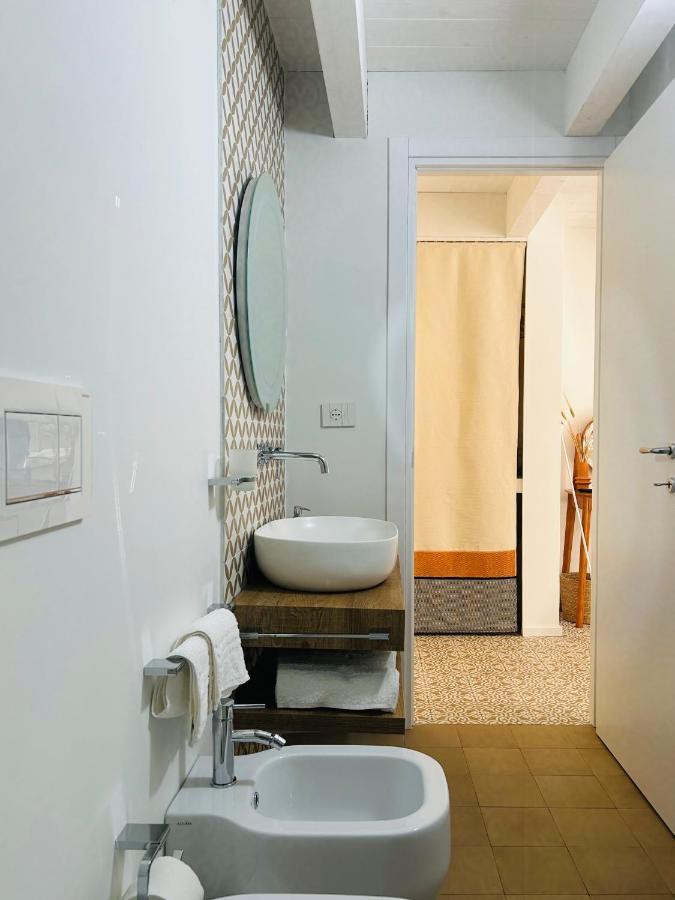 Hotel Palazzo Ma.Ri.Lu. Càbras Esterno foto