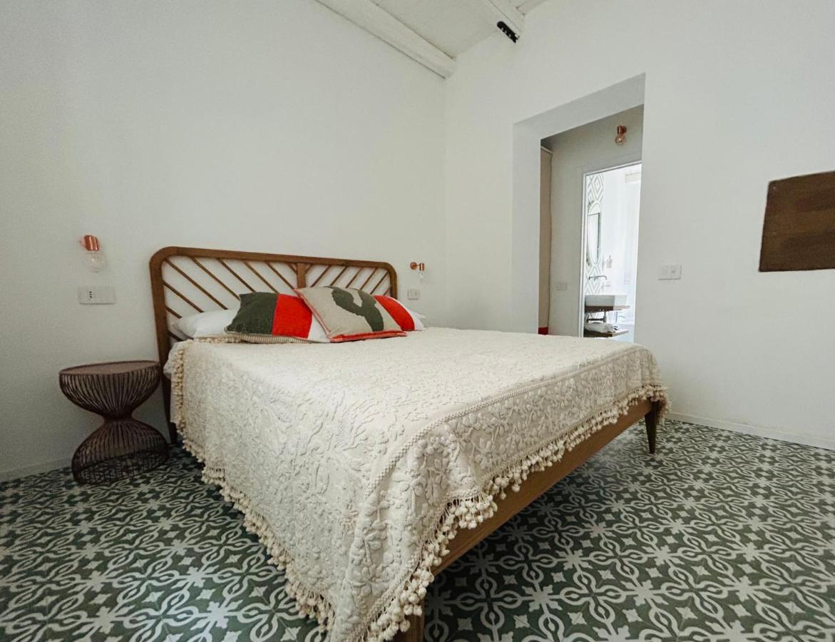 Hotel Palazzo Ma.Ri.Lu. Càbras Esterno foto