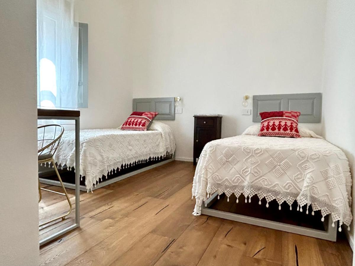 Hotel Palazzo Ma.Ri.Lu. Càbras Esterno foto