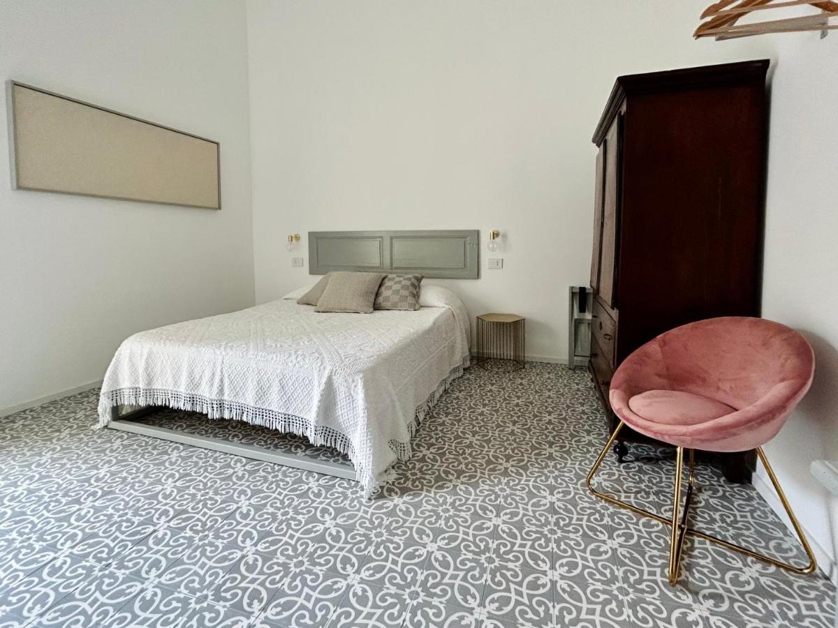 Hotel Palazzo Ma.Ri.Lu. Càbras Esterno foto
