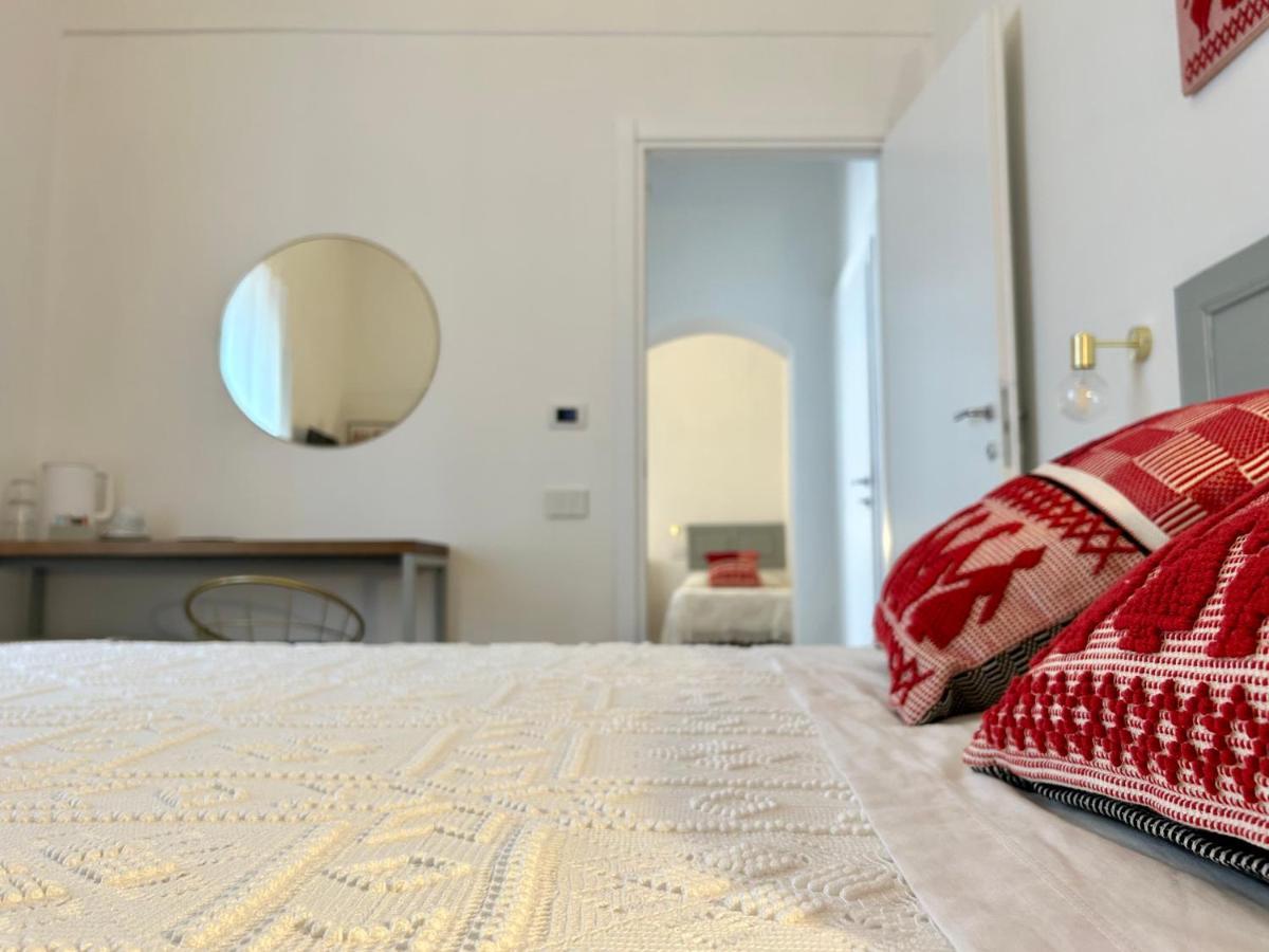 Hotel Palazzo Ma.Ri.Lu. Càbras Esterno foto
